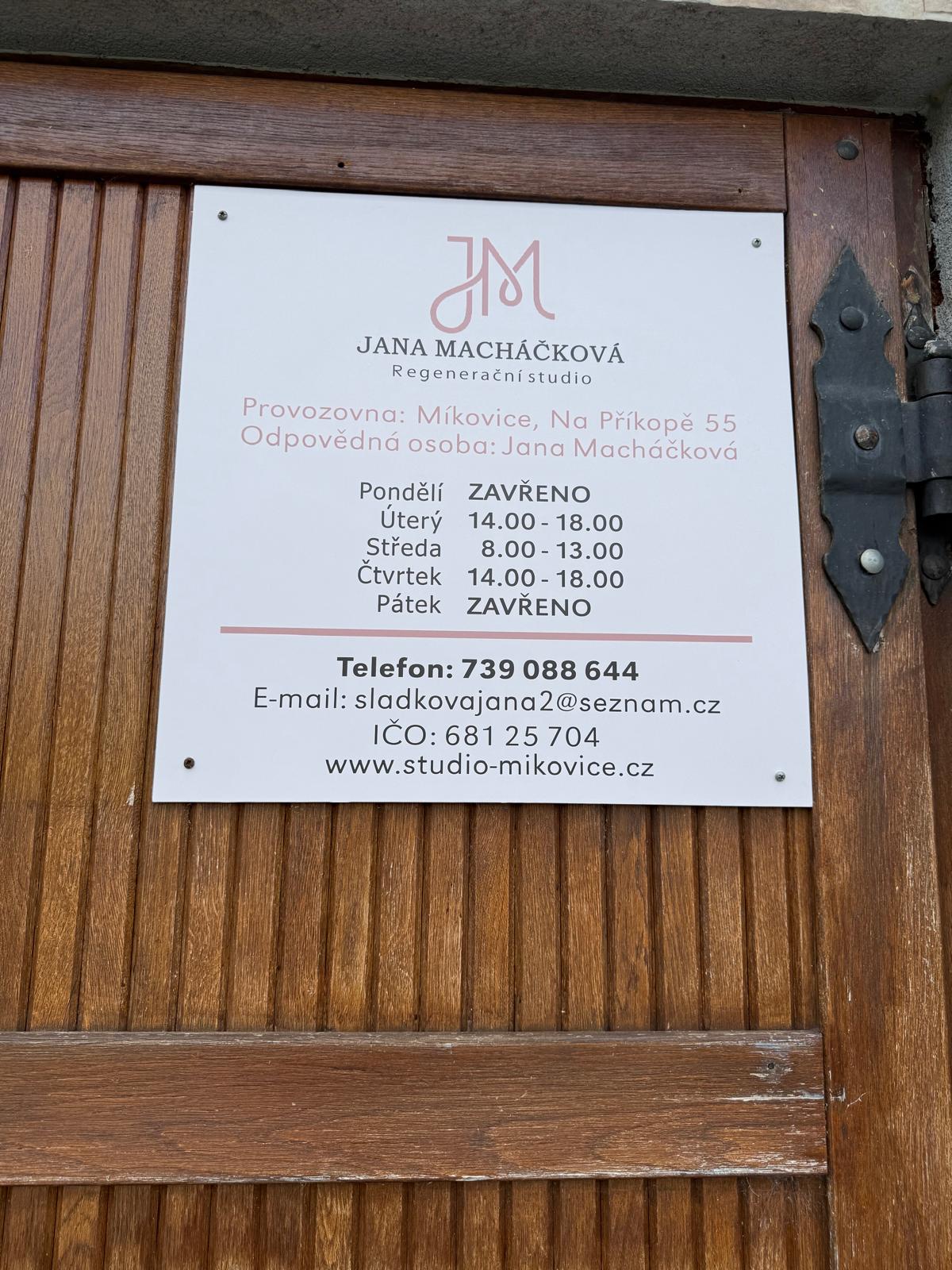 Studio Jana Macháčková — cedule
